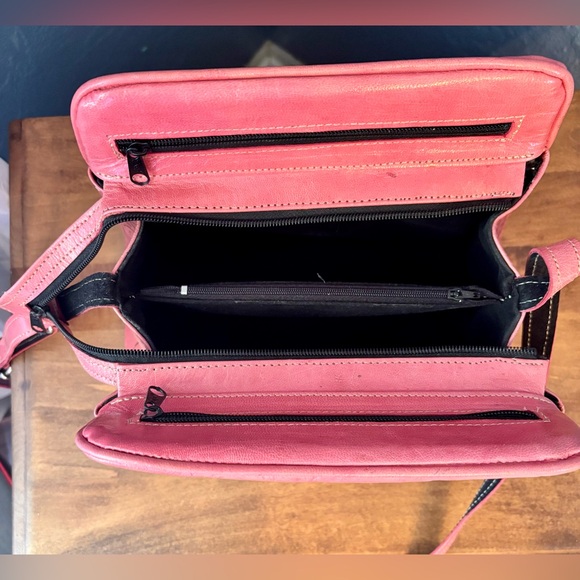 Floral Embossed Pink Leather Bag NWT - Picture 7 of 11